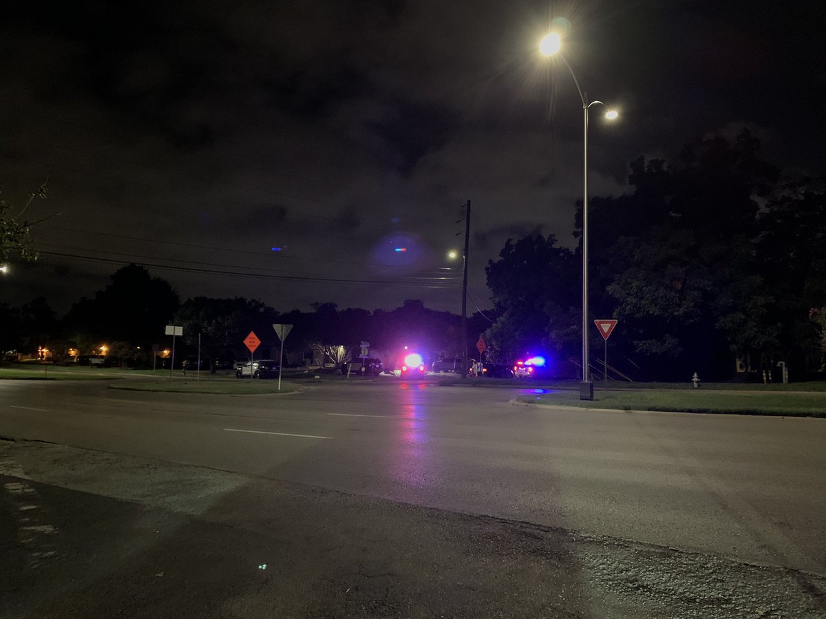 Heavy police presence in a north east neighborhood off Airport Blvd. @Austin_Police are responding to a barricade situation.