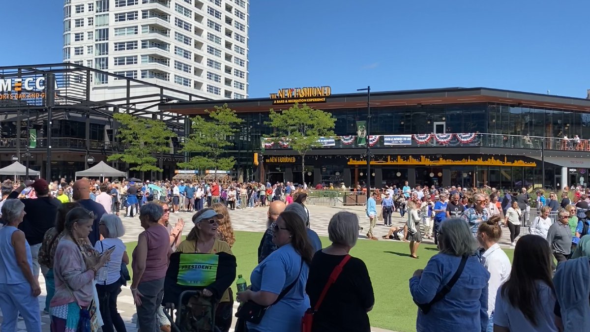 Converging in Milwaukee. Hundreds of people are waiting outside @FiservForum Tuesday afternoon, hours before VP @KamalaHarris is set to speak. CBS 58 will have live coverage from both Milwaukee and Chicago at 4 and 5 p.m. Tune in