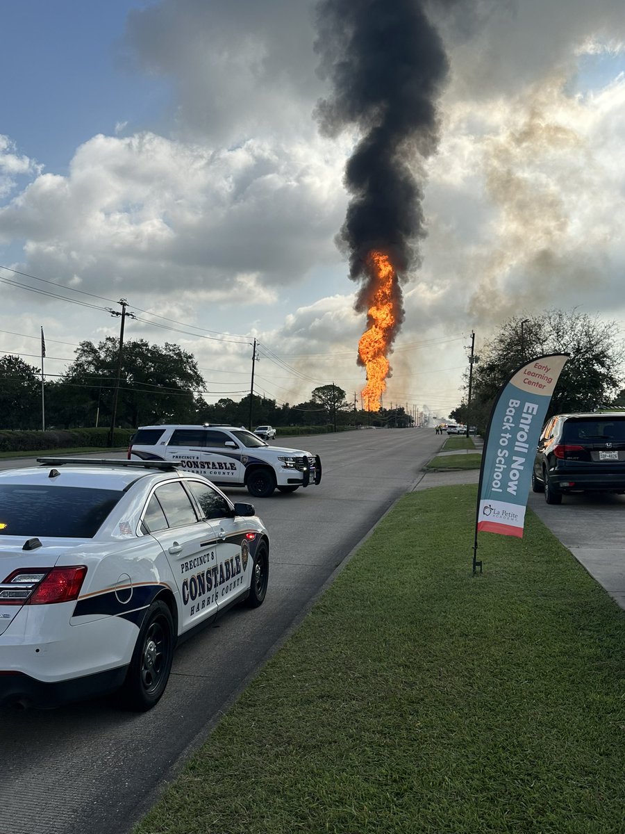 Precinct 8 Deputies are conducting traffic control for a pipeline fire in the 9800 block of Spencer Hwy. Expect delays and seek alternate routes