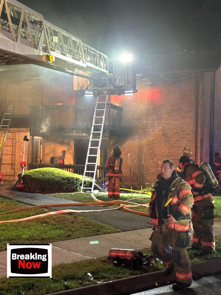 Working Fire bloomfield Task Force Activation 8 Dorothy Drive - 3 ambulances requested - Fire in a 2 story brick apartment building reportedly with rescuesPhoto by Pat Dooley