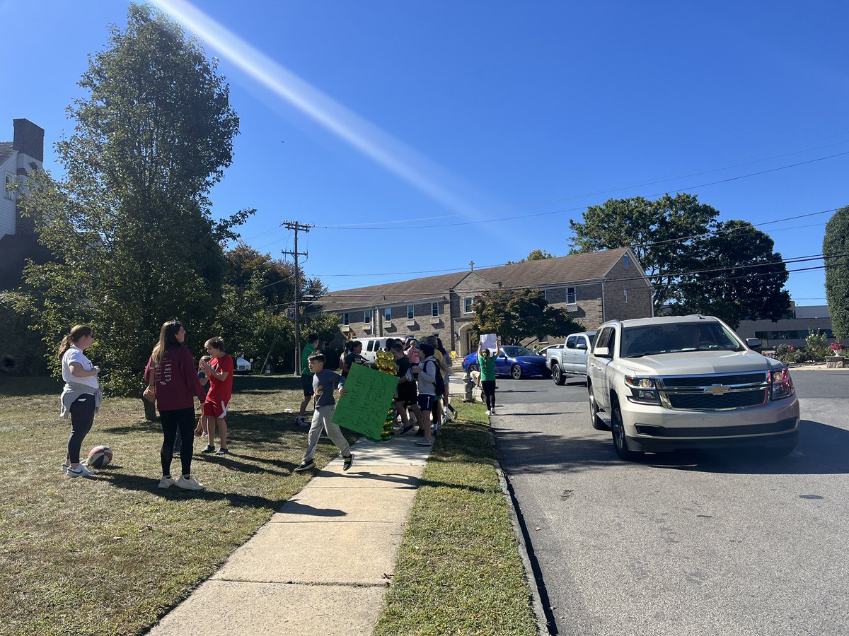 The @ATFPhiladelphia is on scene today investigating what caused last night’s fire at St. Francis of Assisi School in Springfield, Delaware County. @AOPS_Schools says school is canceled for the rest of the week as it explores options to relocate the 150 students affected