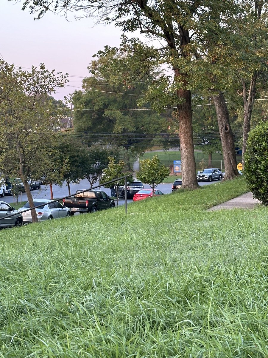 US Marshals & PGPD are on scene of the 1800 block of Drexel Street in PG County after a Kia Soul reportedly tried to pull a person over with blue lights without success. It appears police may have been alerted to this area before hand…