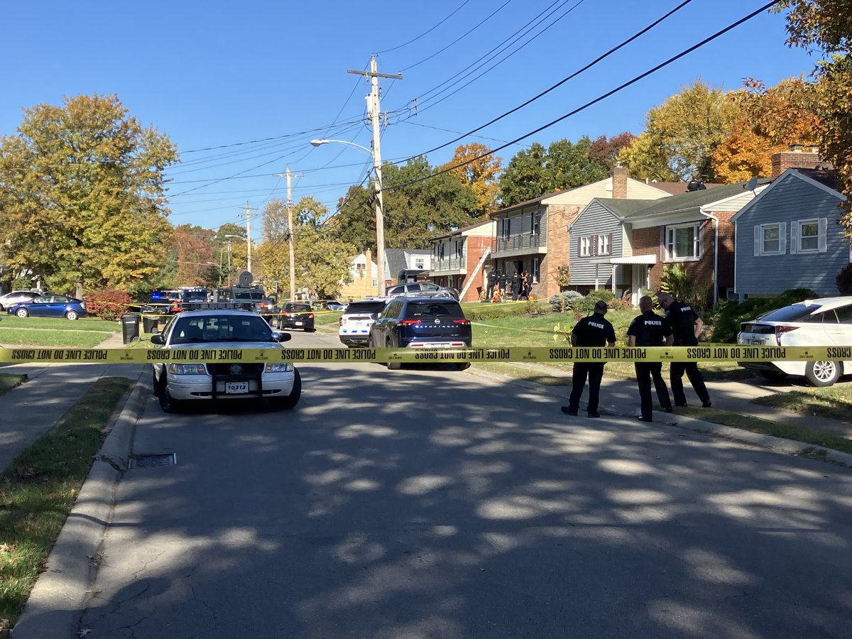 Officers surround Cincinnati home during SWAT situation