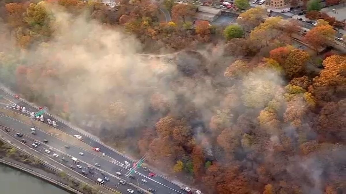 Brush fire in Washington Heights under control, FDNY says