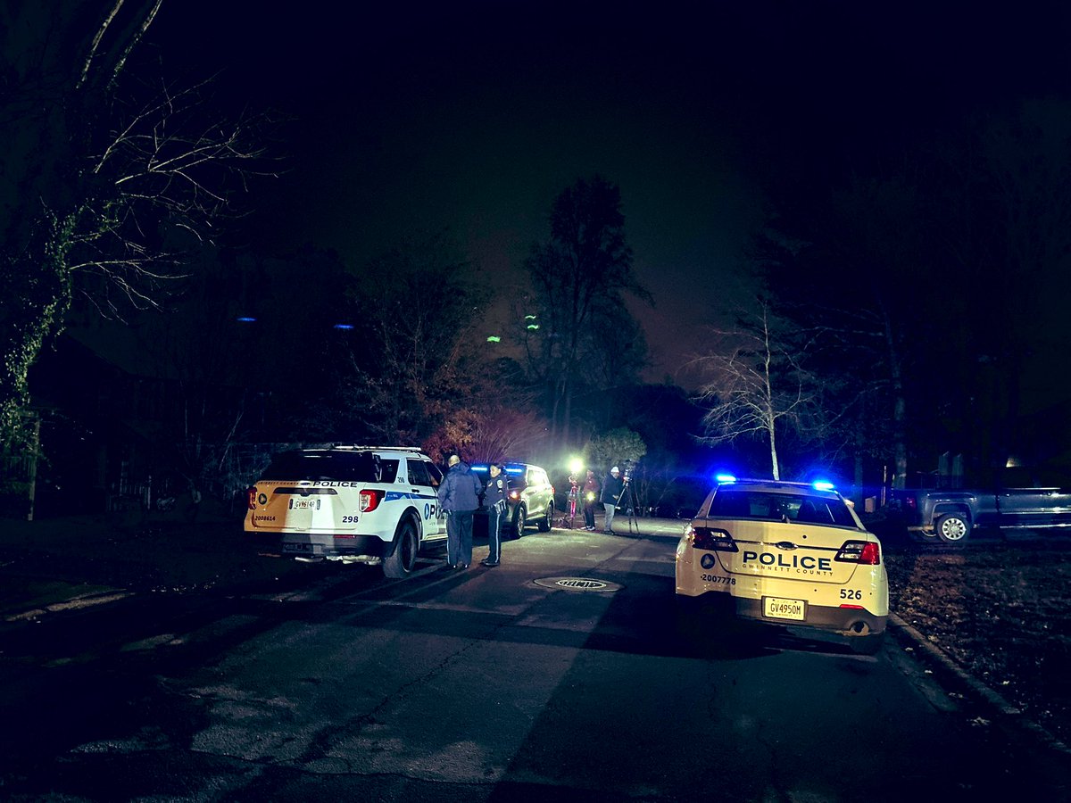 Gwinnett Co. Police investigating an officer involved shooting off Holland Dr in Snellville. Call was around 11:30pm abt gunfire. a man was shot 1 time after pointing a gun at arriving officers, aid then rendered & suspect is @ hospital & expected to be ok