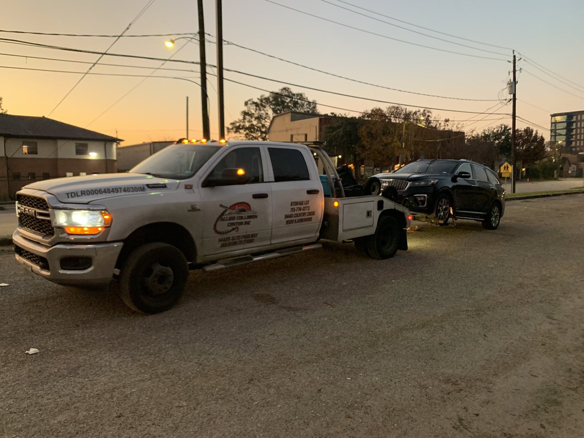 Houston police are wrapping up their search efforts to find a man who jumped in Buffalo Bayou this morning while fleeing police during a chase in a Kia Sorento which was reported stolen. The chase ended here on Jensen Dr. The medical examiner is on scene