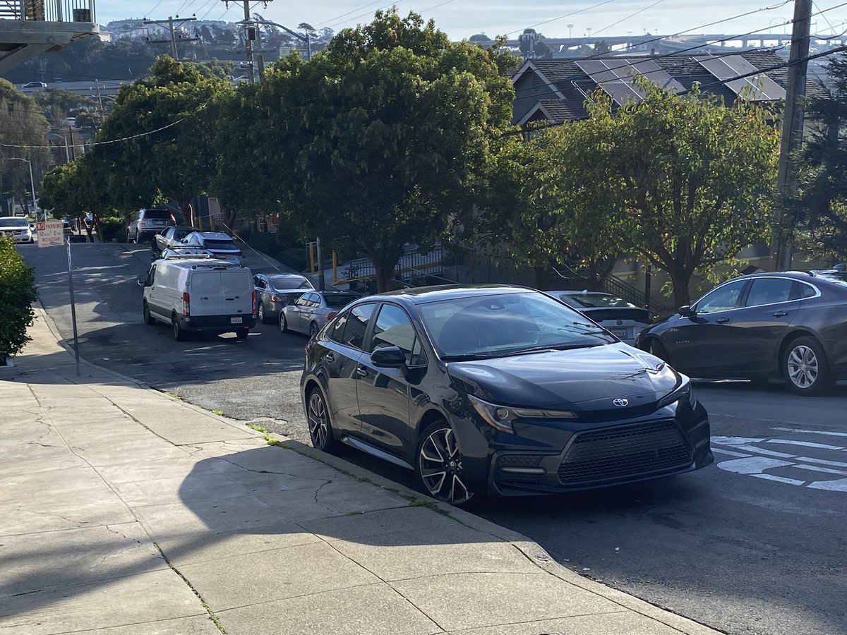 San Francisco Police confirm they are working a homicide in what appears to be an apartment off of Tompkins and Putnam. They say there is no active threat to the community at this time. A coroner’s van just arrived to the scene