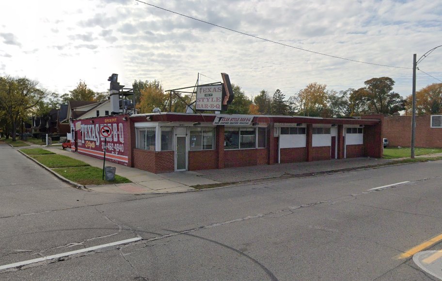 Commercial Box Alarm: DetroitFire to 14001 Fenkell on reports of a fire in a commercial building. Battalion Chief's 2/4. DEMS Medic 17. NW detroitBattalion Chief 4 reports a Chimney Fire, Holding all companies