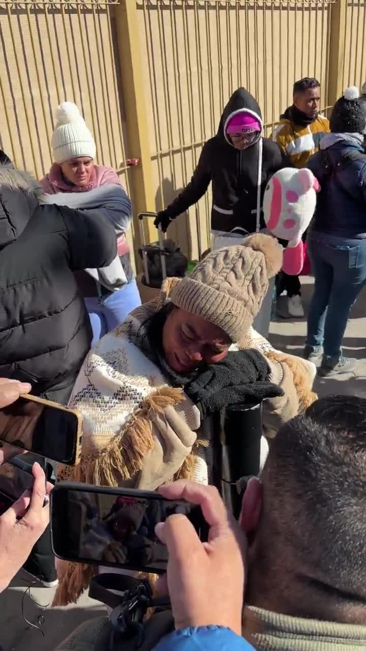 Los migrantes en Ciudad Juárez que esperaban sus citas de parole de CBP1 a la 1 pm se enteraron hace 20 minutos que la aplicación cerró y esas citas ya no son válidas