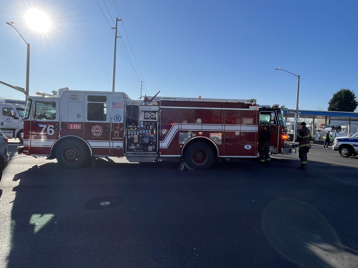 Puget Sound Fire and @KingCoMedicOne is on scene of a single vehicle accident in the 21200 block of 84th Avenue South. Northbound 84th Avenue South will be closed at South 212th Street while Kent PD investigates