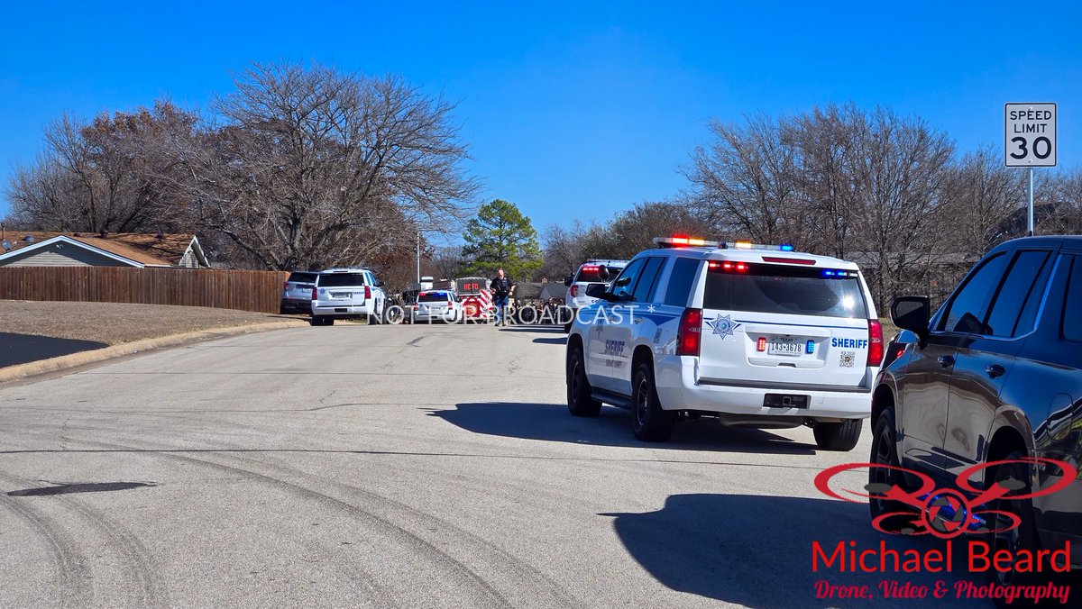 Scene of the 6th officer involved shooting for Tarrant County in 2025. This time, it's in Haltom City as they tried to serve a warrant with Tarrant County. Waiting for a joint press conference with TCSO & Haltom City PD with more information