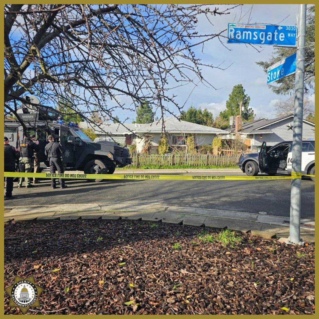 Barricaded arson suspect inside of a residence on the 3000 block of Ramsgate Way in Rancho Cordova. @sacsheriff SED (SWAT) is on scene with Deputies and Officers from @RanchoCordovaPD.