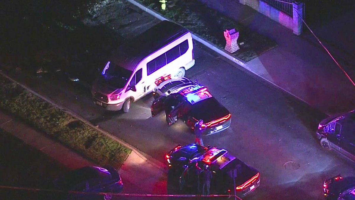 Pursuit ends with shots fired in L.A. neighborhood cul-de-sac; 1 dead