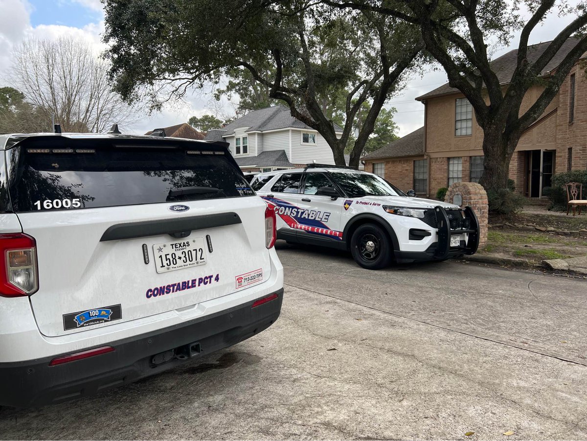 Heavy police presence in the 17900 block of Asphodel Lane. Constable Deputies are investigating a shooting at the location.A male victim was located with a gun shot wound. A possible suspect is currently detained at this time.  Investigation continues