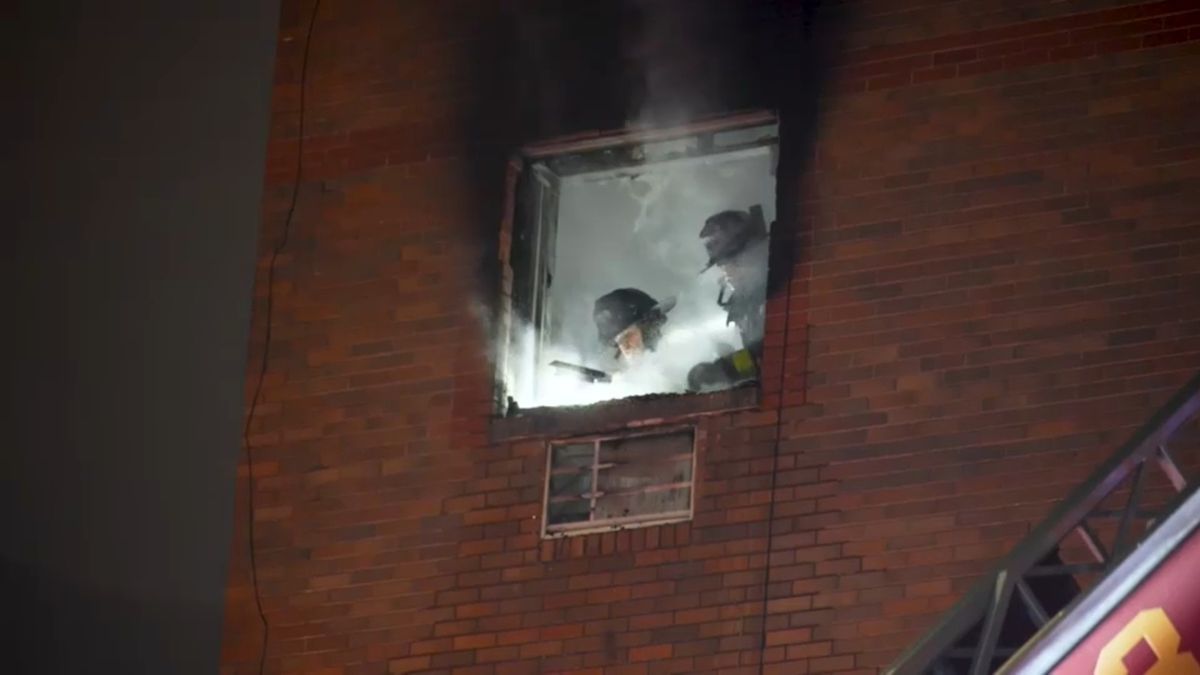 1 person hurt in apartment fire in Flatbush