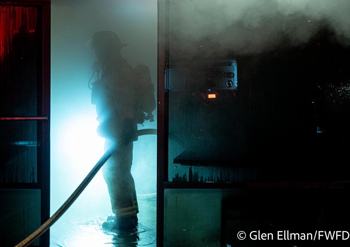 Early this morning, the Fort Worth Fire Department responded to a  commercial structure fire in the 5200 block of Camp Bowie Boulevard. When crews arrived on scene they saw light smoke showing and fire coming through the vent on the roof of Tommy's Hamburger Grill. Firefighters