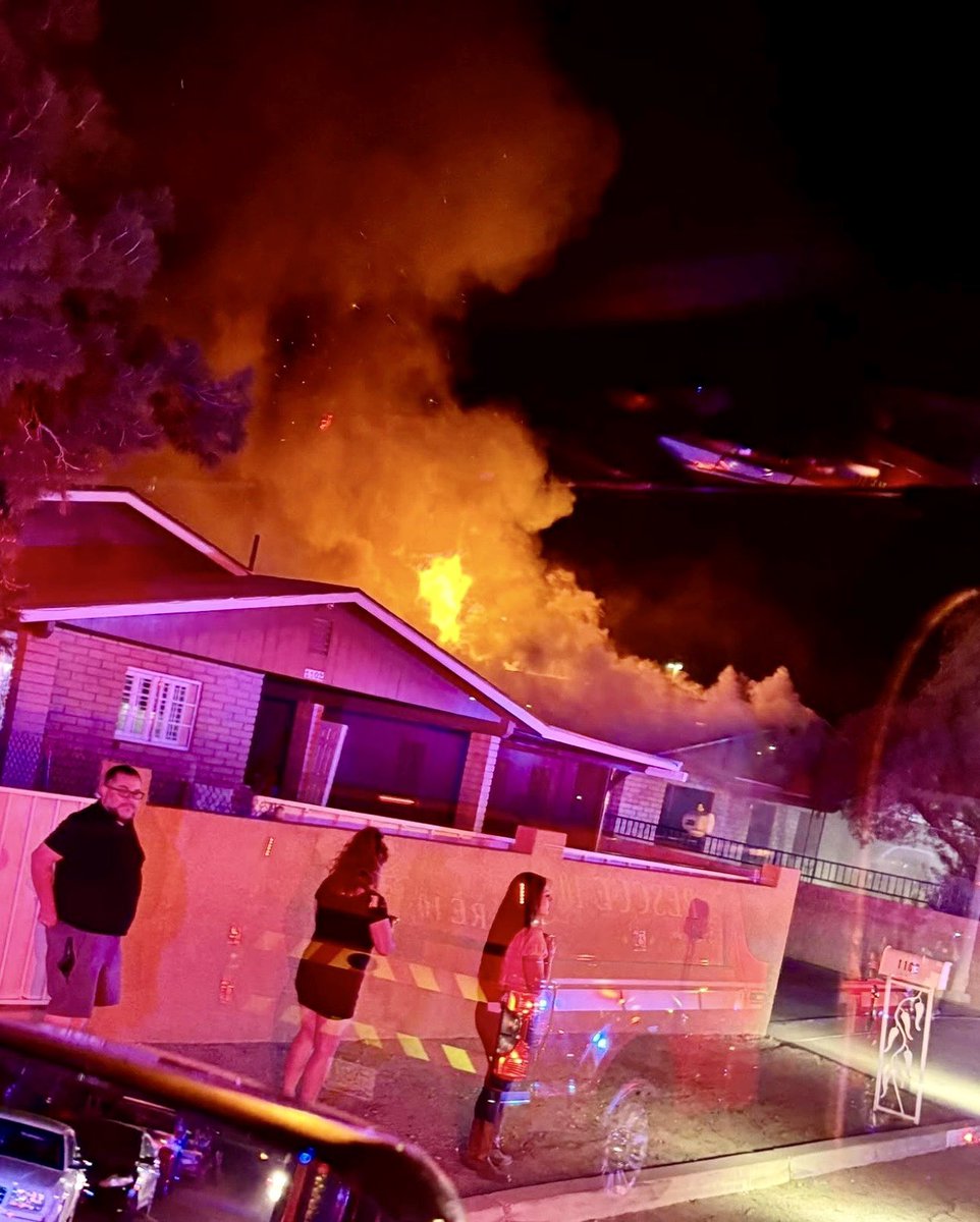 Tucson Fire was dispatched to a house fire at 10:26 last night in the 1000 block of West District Street.When crews arrived five minutes later they reported flames coming from the roof of an abandoned house.Crews were able to quickly control the flames and the