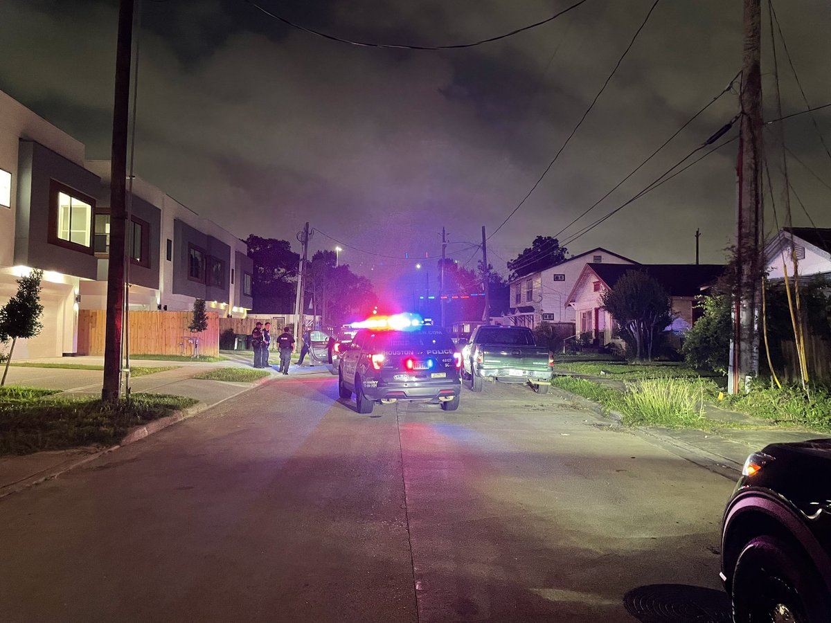 South Central officers are at a shooting scene 3500 Mcllheney. Armed robbery resulted in an exchange of gunfire. Indications are one suspect was struck and officers are checking the area