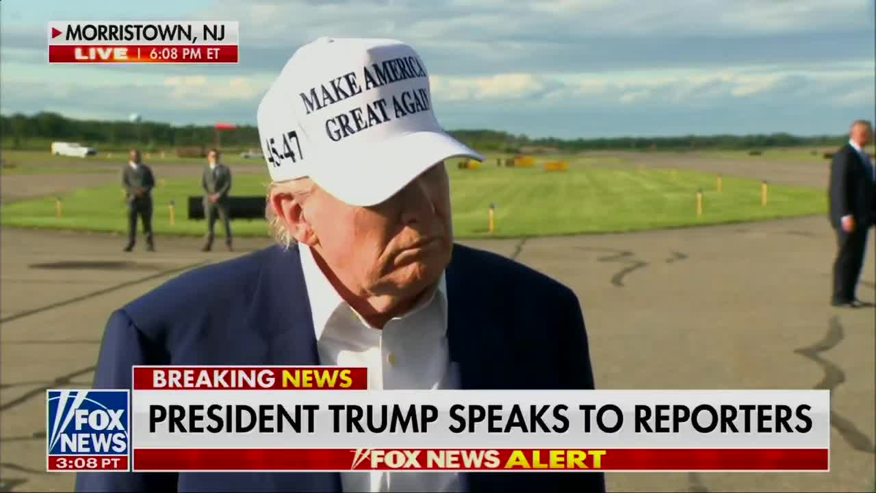 Trump: Putin'in yaptıklarından memnun değilim. Çok sayıda insanı öldürüyor ve Putin'e ne olduğunu bilmiyorum. Onu uzun zamandır tanıyorum. Konuşuyorduk ve Kyiv ve diğer şehirlere roket atıyordu. Hiç hoşuma gitmiyor. Şaşırdım.
