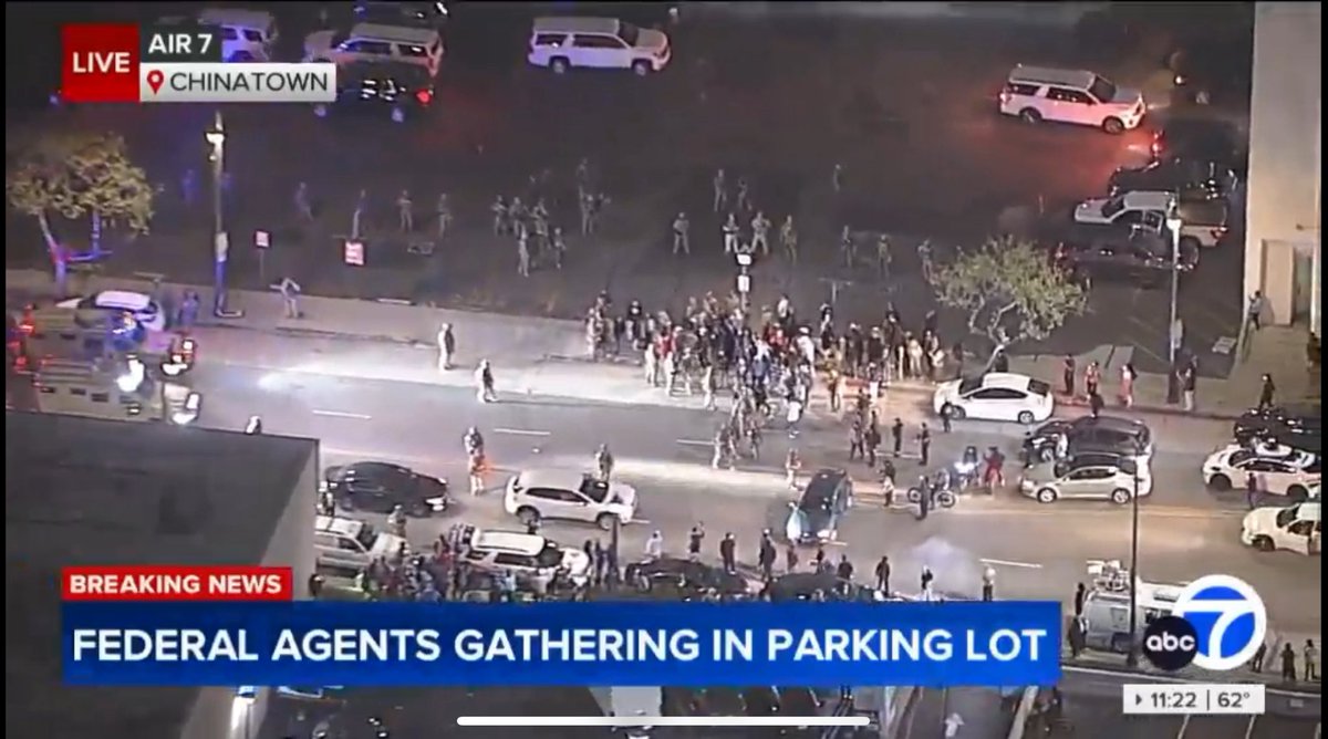 LosAngeles / California A new standoff has emerged between Federal Agents and Protestors at a parking lot near 721 Hill St. Federal reinforcements have just arrived en masse to deal with the crowds. LAPD is NOT INVOLVED in this incident at this time