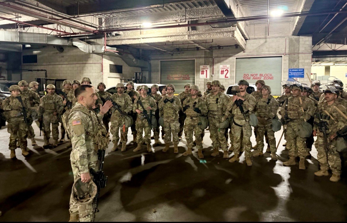 USNORTHCOM, Kaliforniya Ulusal Muhafızları'ndan 79. Piyade Tugayı Muharebe Ekibi'nin unsurlarının Los Angeles bölgesine konuşlanmaya başladığını ve bazılarının halihazırda sahada olduğunu doğrulayabilir. Birimler tanımlanıp konuşlandırıldıkça ek bilgiler sağlanacaktır