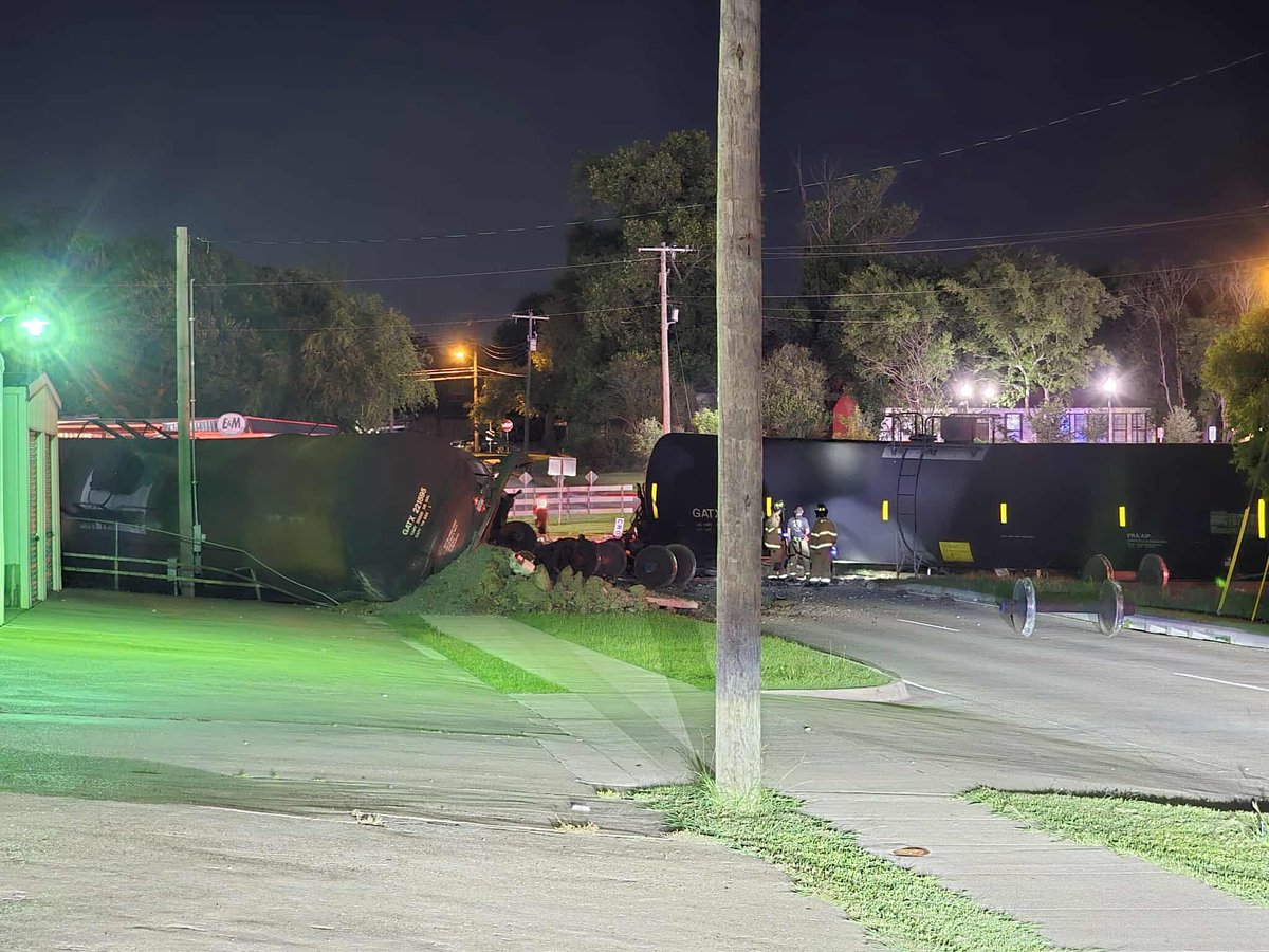 Train Derailment (Waxahachie) Battalion 1, Engine 1 and WPD are on scene of a train derailment in the area of Monroe Street and N. Elm Street, downtown Waxahachie. Several train cars overturned, off the tracks. Unknown injuries at this time. There will be several road closures in this area.