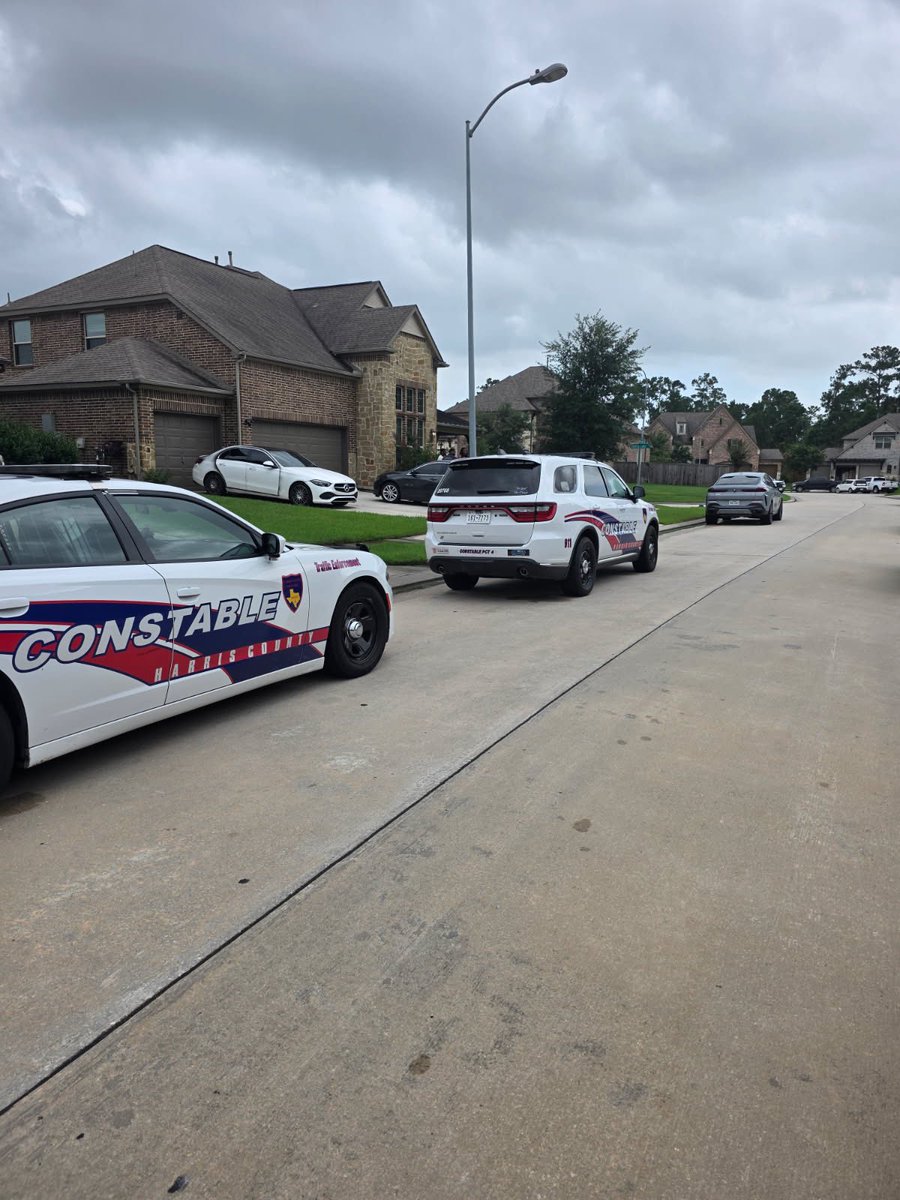 Heavy police presence in the 16900 block of Burke Lake Lane. Constable Deputies are investigating a robbery at the location.The suspects entered the residence and stole property before fleeing the scene in a vehicle. Investigation on scene continues