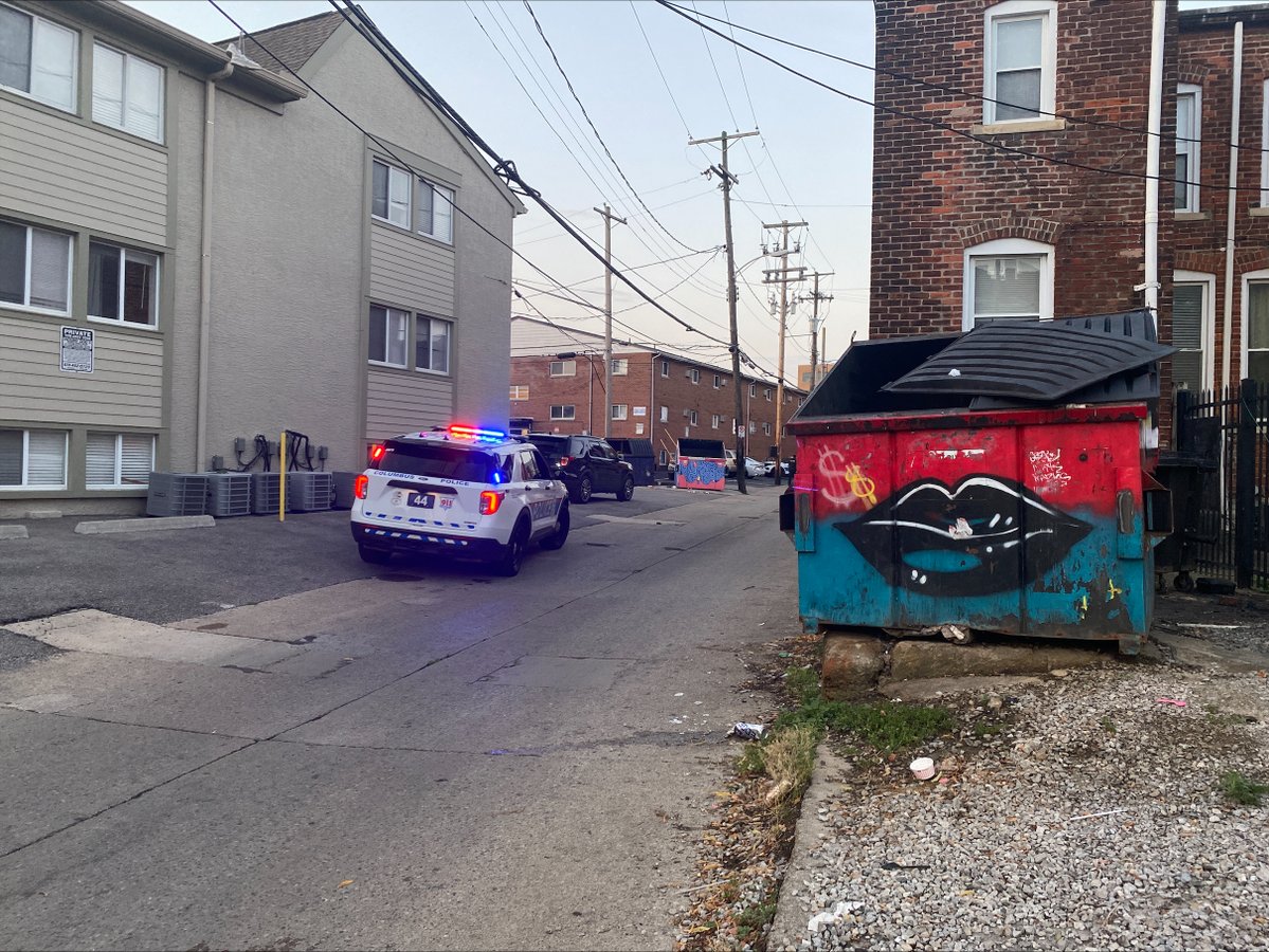 Woman shot in East Columbus, police seek suspects