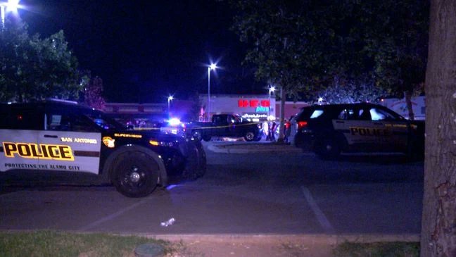 Love triangle turns deadly: 2 killed in shooting outside Southeast Side H-E-B Plus