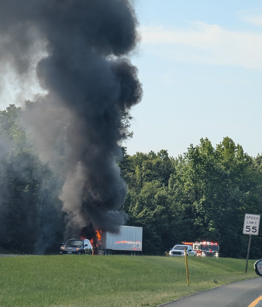 Huge tractor trailer fire this morning on Branch Ave in Clinton, MD. @PGFDNews firefighters were eventually able to knock the flames with several engines.