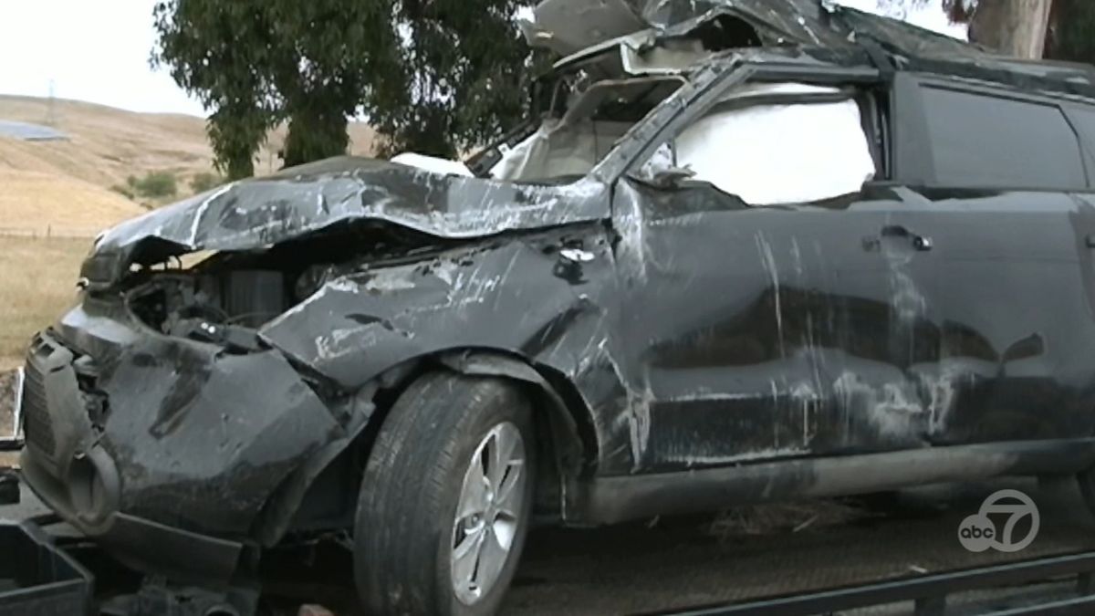 1 killed, 3 critically injured in Petaluma rollover crash while being pursued by officers: police