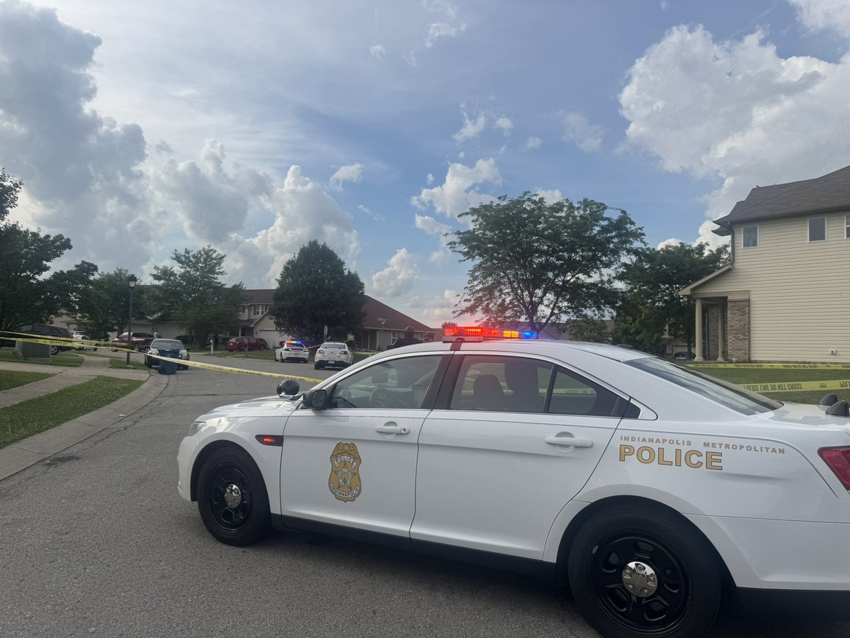 According to IMPD, the victims ages ranges from 10 years old to 19 years old. Again 5 people were shot. 4 of which self transported to Community East Hospital. For reference, that’s about 9 miles away.  5 people shot here on Hornickle Dr.