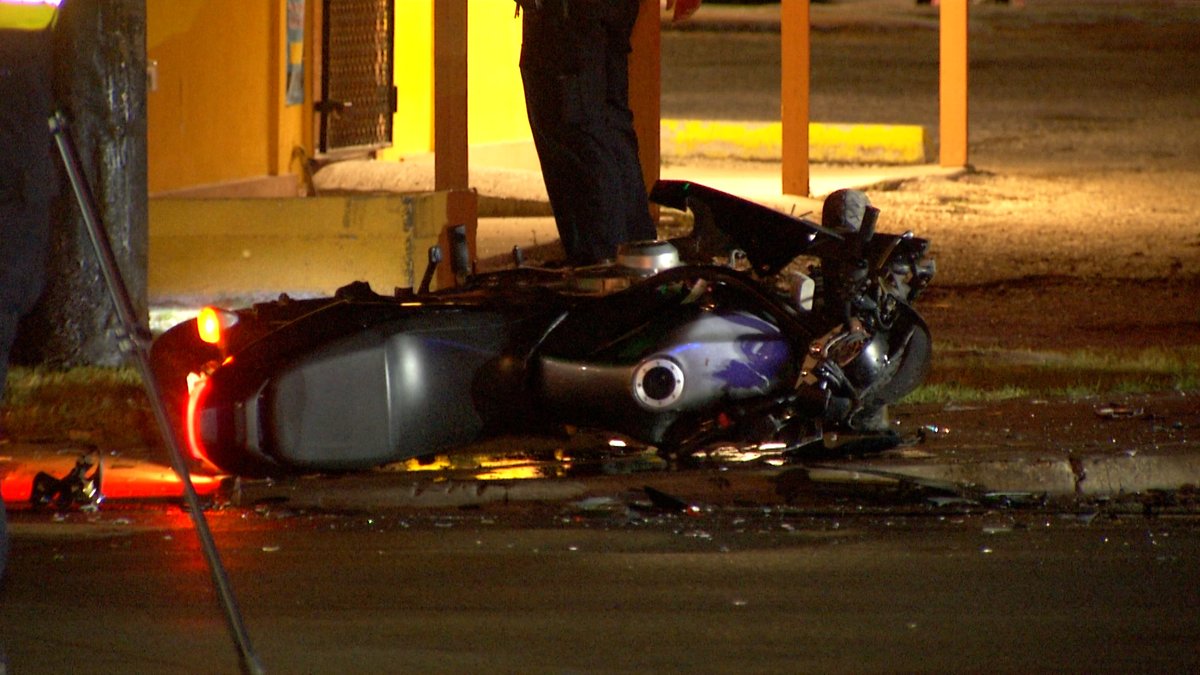 Speeding motorcyclist dies in collision with sedan on West Side, police said