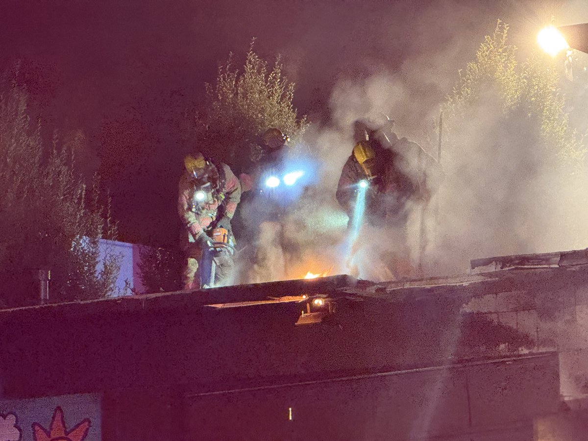 Major fire ongoing at the corner of SE Stark and SE 9th in Portland. Appears to be some type of business