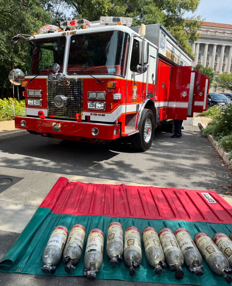 Working Fire 1300 block Constitution Ave NW. Had battery on fire below grade level National Museum of American History. NOT lithium ion. Power cut and fire is out. Working to ventilate smoke. Museum evacuated & closed until further notice. No injuries. DC firefighters