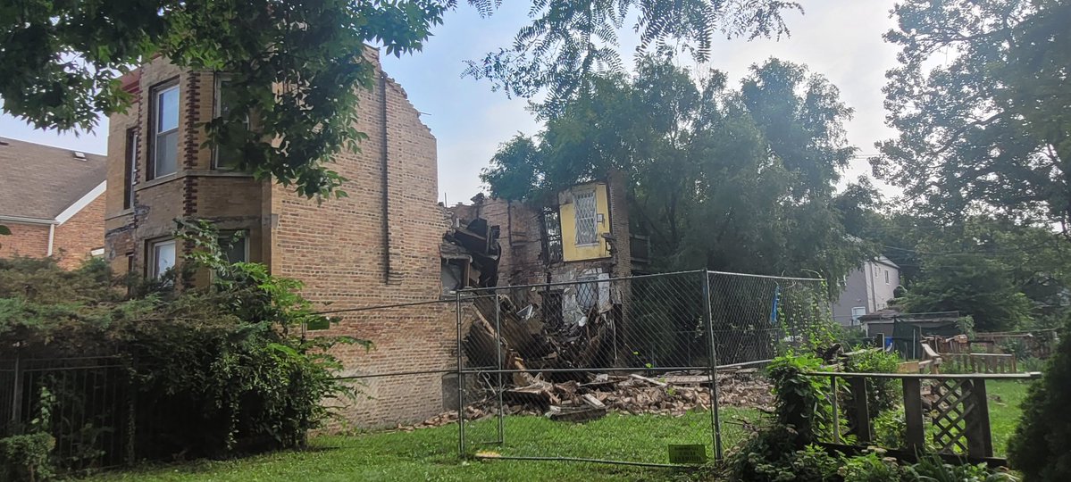Building collapse response at 6725 S Loomis has been secured; no injuries or transports; building was vacant