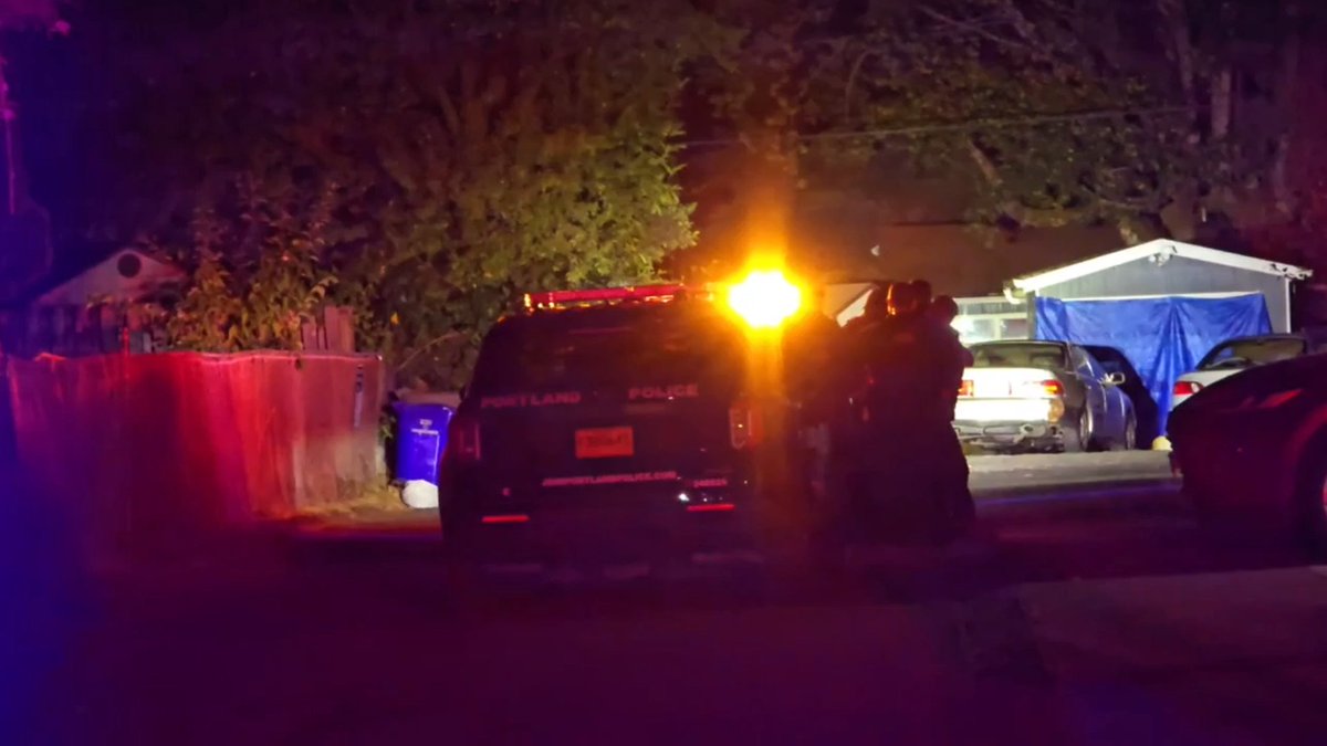 Man accused of threatening SE Portland group home staff with knife, starting fire