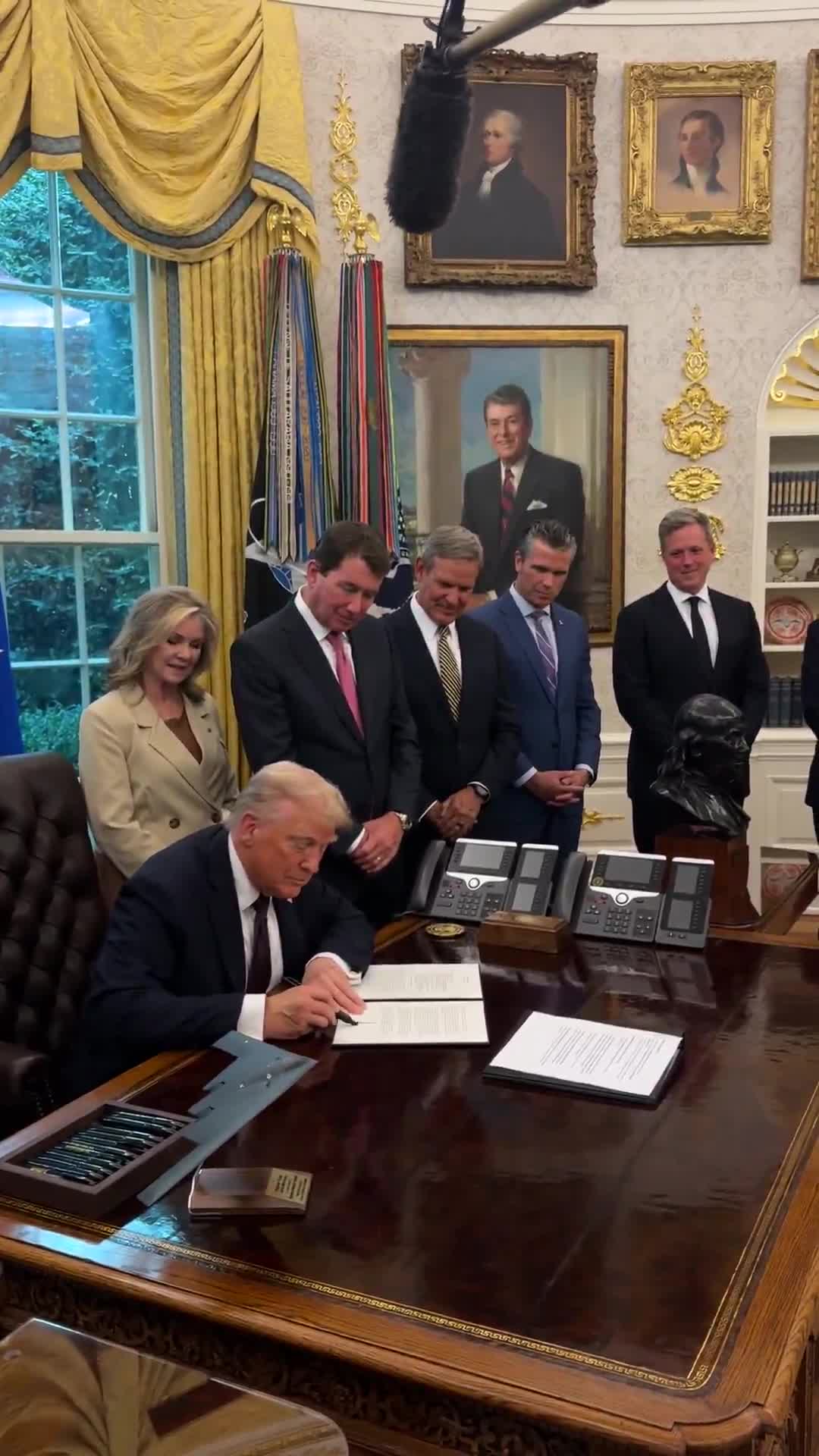 President @realDonaldTrump signs a memorandum to create 'Memphis Safe Task Force' to restore Law and Order in Memphis, TN