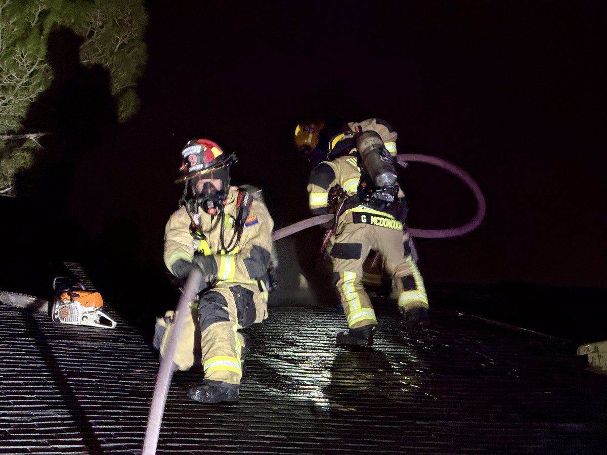 Tucson Fire was dispatched to a commercial fire at 9:19 last night at 8880 East Broadway Boulevard. Engine 12 arrived on scene five minutes later and began suppression efforts .Ladder 9 was able to extinguish the fire from the roof.