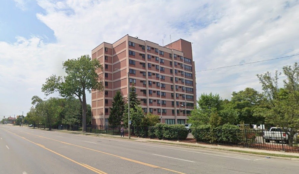 Stabbing: DetroitPolice 10th Precinct investigating a non fatal stabbing at 4100 W Warren, Warren West Apartments. DPD Evidence Techs responding to process the scene for investigators