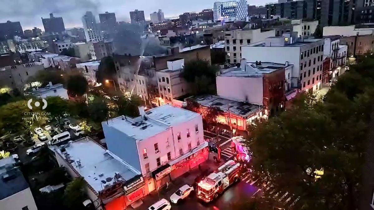 1 firefighter, 6 people injured in Bronx apartment fire
