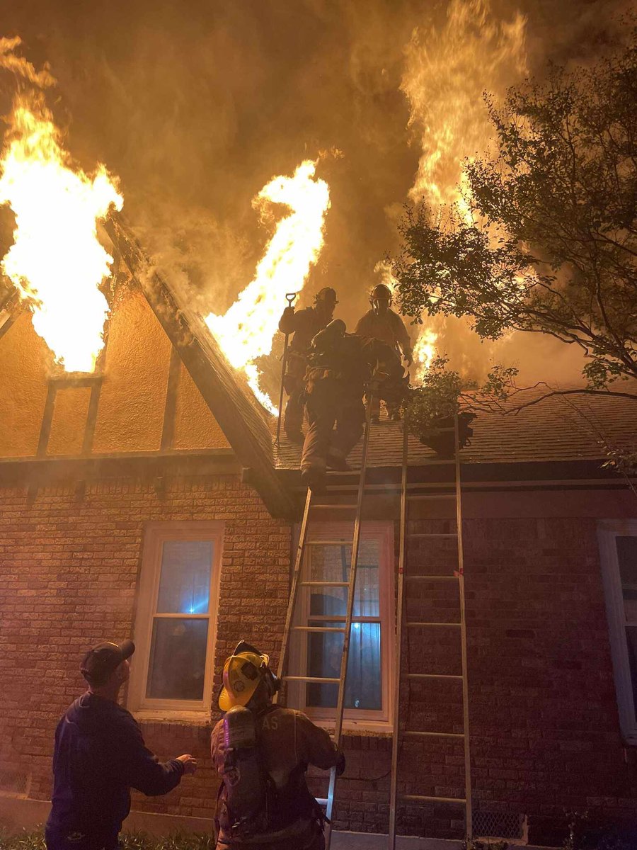 Dallas firefighters this evening battling the house fire in the M Streets neighborhood. Engine 8 had fire showing on arrival