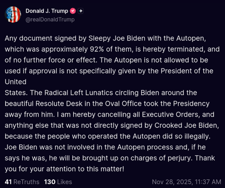 Trump affirme qu'il annule environ 92 % de tous les documents et décrets présidentiels signés par Biden et menace de l'inculper de parjure.