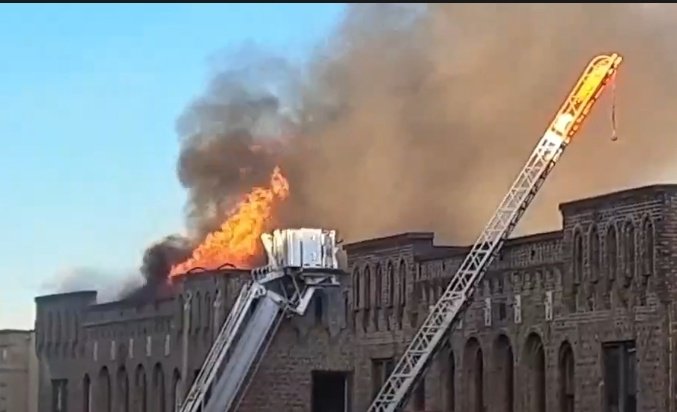 Bronx *3RD ALARM* Box 2771 1520 Sheridan Ave off E 172 StFIRE TOP FLOOR INTO THE COCKLOFT FDNY