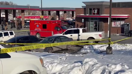 3 police officers hurt, suspect dead in shootout at QuikTrip gas station
