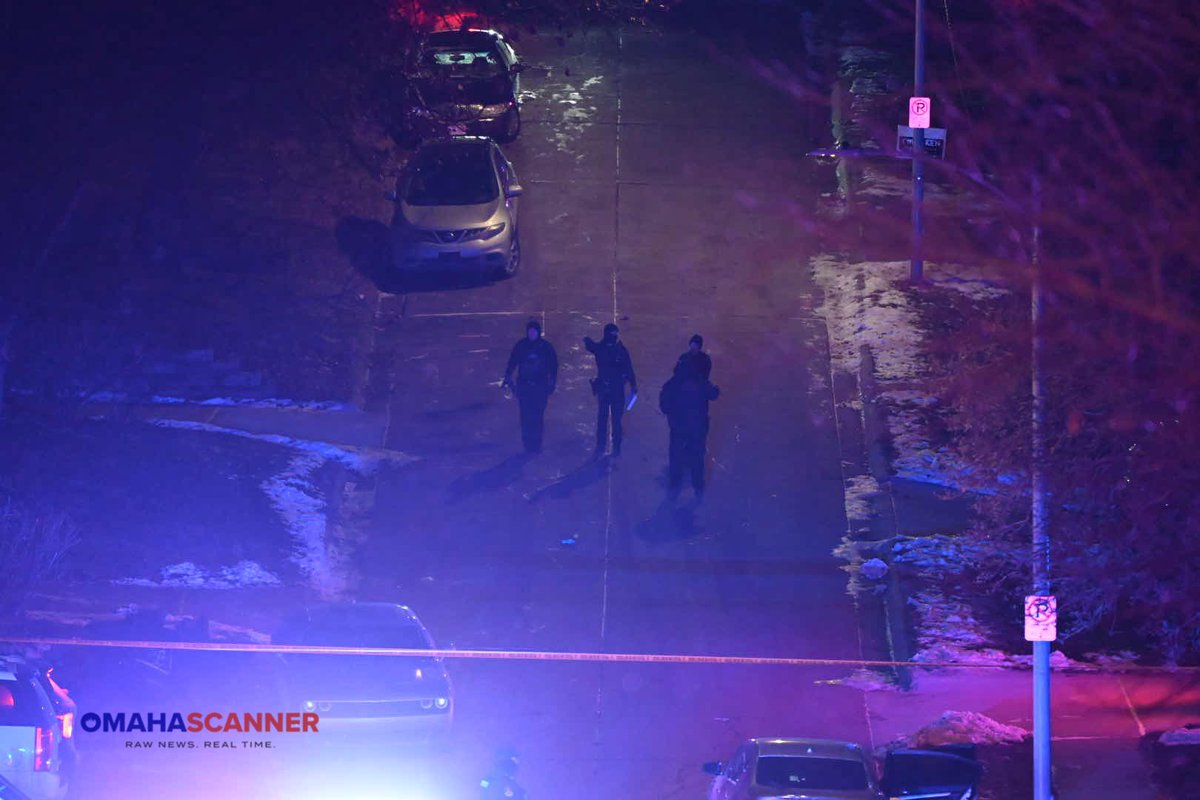 OmahaPolice are investigating a fatal shooting near 61st and Bedford Ave. Officers were called to the area around 9:04 p.m. and found three shooting victims. 18-year-old Darren Greer later died of his injuries.