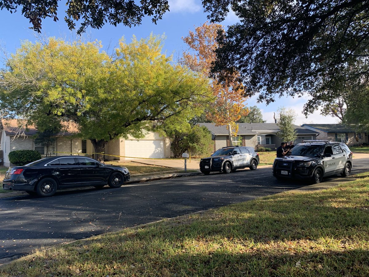 APD on scene at a homicide at 11100 block Bending Brough Trail. Just 1 house blocked off and a few police cars - media briefing soon. This homicide comes after another one overnight in 11900 block of North I-35, in Braker Ln/Yager Ln area