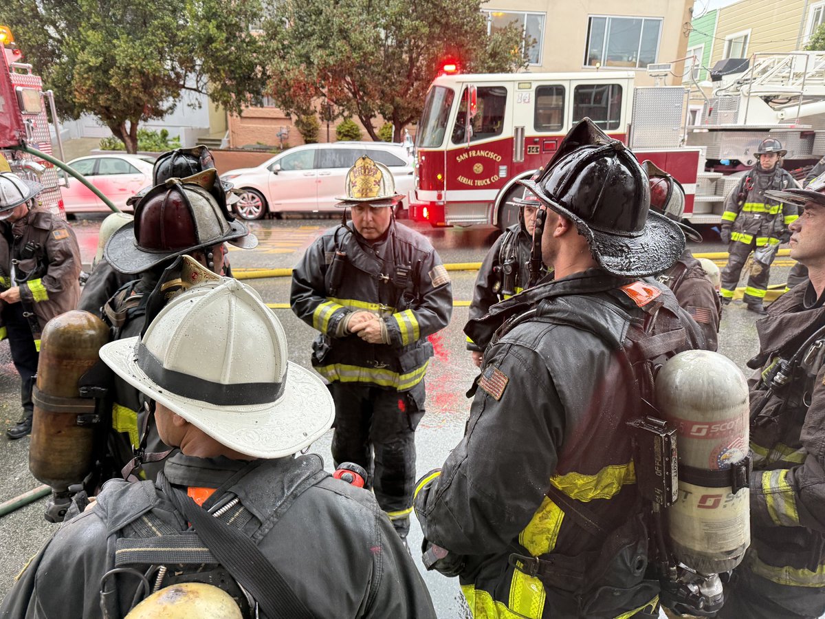 The San Francisco Fire Department is currently on the scene of a structure fire in the 3100 block of Balboa street. Firefighters responded quickly to the fire, making an aggressive interior attack to the 2nd and 3rd floor of the home and extinguishing the fire. The fire has