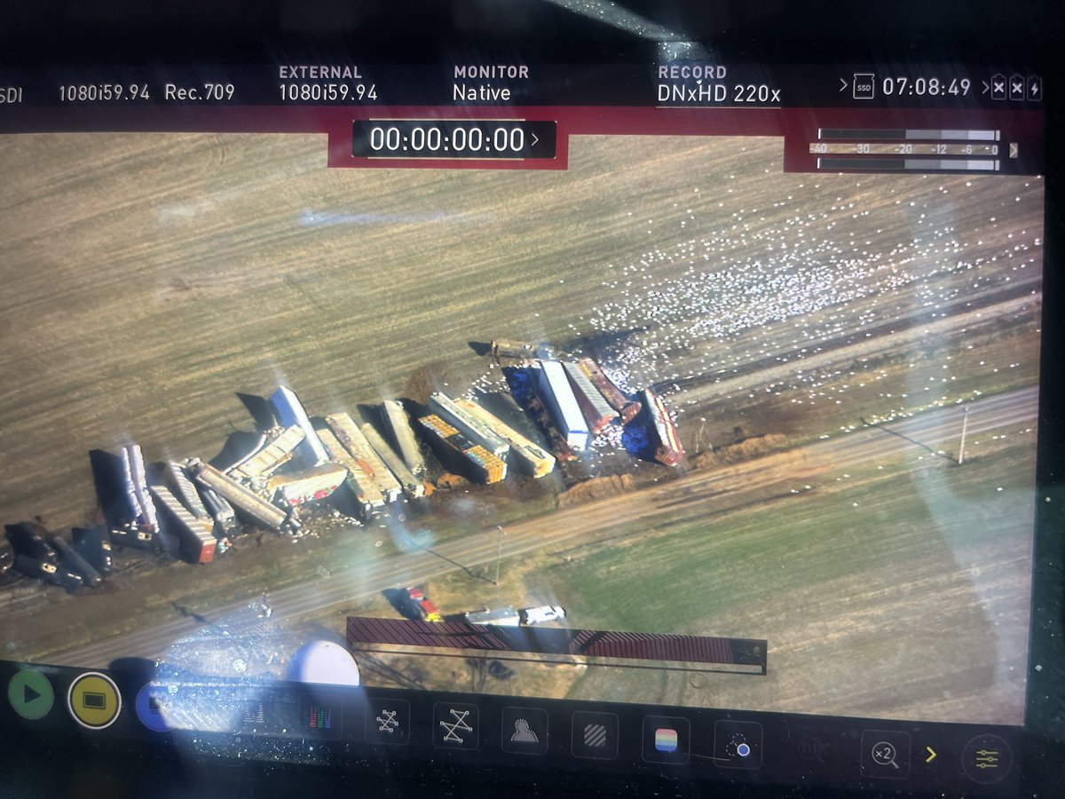 Train derailment in Trenton, KY. CSX train cars derailed around 7 am Tuesday.   no one was hurt. An evacuation notice in the half mile radius was issued this morning but has now been rescinded