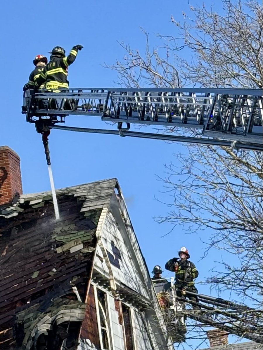 22 Achshnet Ave.  3 alarm fire. There are no reported injuries structure was under renovation and unoccupied.  Springfield Arson And Bomb Squad is investigating